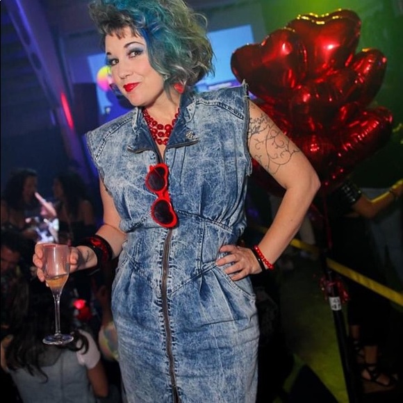 Meet your Posher! - Picture 3 of 3